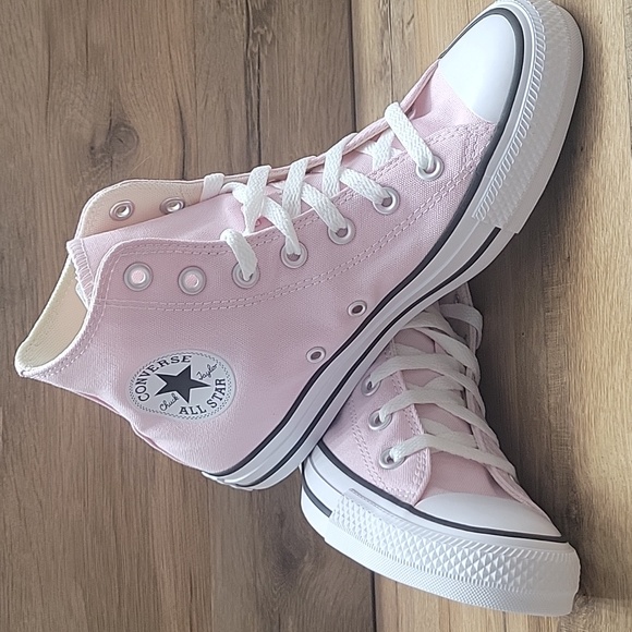 Converse high top Brand new in the box. - Picture 8 of 12